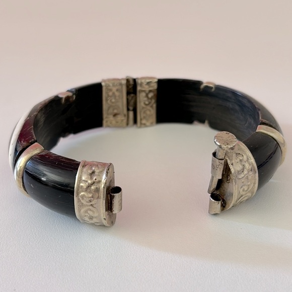 Vintage Artisan Wood and Metal Bracelet - Picture 4 of 15